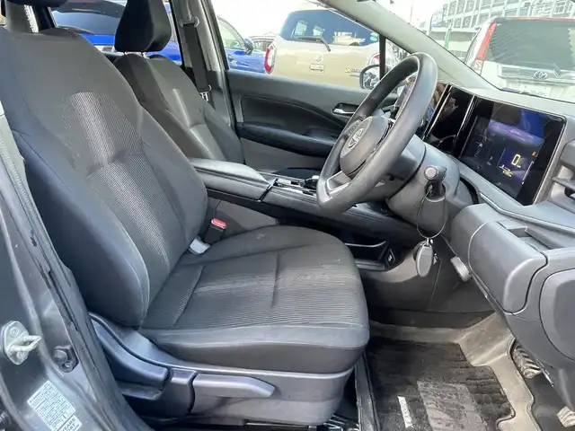 日産 ノート e－パワー X 島根県 2022(令4)年 6.8万km ダークメタルグレー プロパイロット/・レーダークルーズコントロール/・レーンアシスト　/純正９インチメモリナビ　/(AM/FM/フルセグTV/Ｂｌｕｅｔｏｏｔｈ接続)　/全方位／バックカメラ　/ビルトインＥＴＣ2.0　/純正前方ドライブレコーダー　/インテリジェント エマージェンシーブレーキ/アイドリングストップ　/前後コーナーセンサー　/電動パーキングブレーキ/オートハイビーム／ライト/置くだけ充電/純正LEDヘッドライト/純正フロアマット/保証書・取扱説明書（本体＋ナビ）