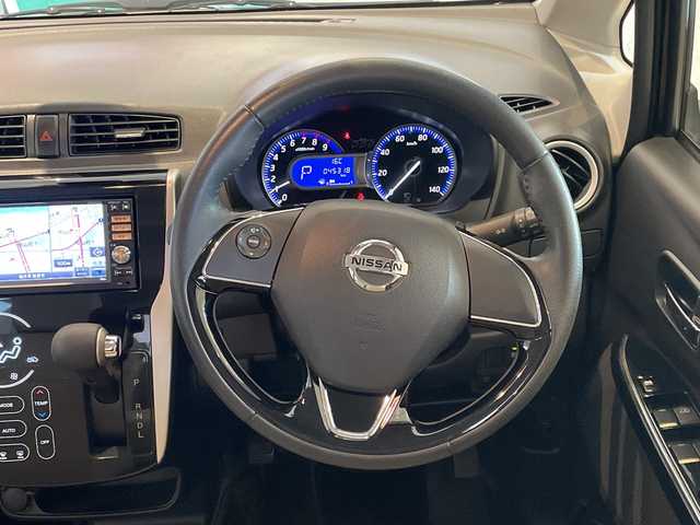 日産 デイズ HWS X プレミアムセレクション 福井県 2018(平30)年 4.6万km プレミアムパープルP 純正7インチSDナビ/フルセグTV/BT/DVD/CD/USB/SD/AUX/アラウンドビューモニター/衝突回避支援ブレーキ/ハーフレザーシート/オートライト/オートハイビーム/HIDヘッドライト/純正15アルミホイール/プッシュスタート/スマートキー/純正フロアマット/ステアリングスイッチ/アイドリングストップ