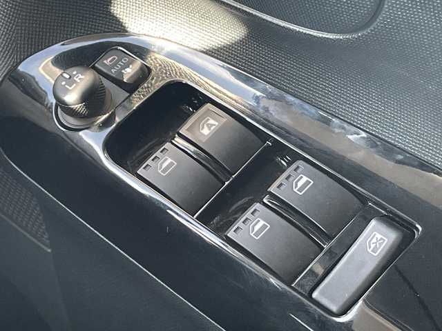 ダイハツ ムーヴ キャンバス G ブラックインテリア リミテッド SAⅢ 茨城県 2019(令1)年 8.8万km パールホワイトⅢ/スムースグレーマイカメタリック 2トーン カロッツェリアナビ /両側パワースライドドア /衝突軽減システム /アラウンドビューモニター /コーナーセンサー前後 /2トーンカラー /LEDヘッドライト /LEDフォグランプ /ドライブレコーダー /ETC/オートマチックハイビーム /USBソケット