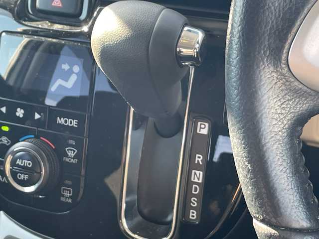 ダイハツ ムーヴ キャンバス G ブラックインテリア リミテッド SAⅢ 茨城県 2019(令1)年 8.8万km パールホワイトⅢ/スムースグレーマイカメタリック 2トーン カロッツェリアナビ /両側パワースライドドア /衝突軽減システム /アラウンドビューモニター /コーナーセンサー前後 /2トーンカラー /LEDヘッドライト /LEDフォグランプ /ドライブレコーダー /ETC/オートマチックハイビーム /USBソケット