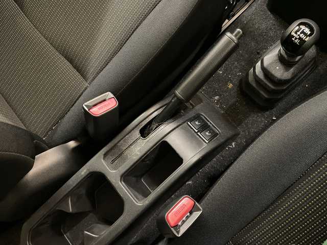 スズキ ジムニー XL 新潟県 2021(令3)年 6万km シフォンアイボリーM 4WD/社外ディスプレイオーディオ/CD/DVD/BT/バックカメラ/衝突被害軽減ブレーキ/レーンキープアシスト/シートヒーター/スマートキー/プッシュスタート/オートライト/オートハイビーム/フォグランプ