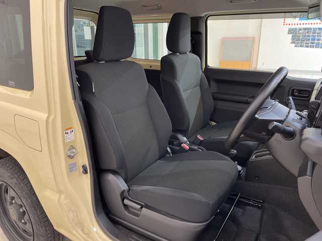 スズキ ジムニー XL 新潟県 2021(令3)年 6万km シフォンアイボリーM 4WD/社外ディスプレイオーディオ/CD/DVD/BT/バックカメラ/衝突被害軽減ブレーキ/レーンキープアシスト/シートヒーター/スマートキー/プッシュスタート/オートライト/オートハイビーム/フォグランプ