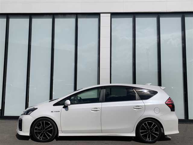 トヨタ プリウス α S ツーリングセレクション G’s 大阪府 2015(平27)年 5.7万km ホワイトパールクリスタルシャイン ワンオーナー/純正メモリーナビ/CD/DVD/Bluetooth/フルセグTV/バックカメラ/LEDオートヘッドライト/LEDイルミネーションビーム/純正大径マフラー/純正18インチAW/G’s専用サスペンション/革巻きステアリング/ハーフレザスポーツーシート/USB/プッシュスタート/スマートキー/ビルトインETC