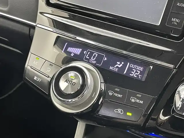 トヨタ プリウス α S ツーリングセレクション G’s 埼玉県 2015(平27)年 5.7万km ホワイトパールクリスタルシャイン 純正メモリーナビ/CD/DVD/Bluetooth/フルセグTV/バックカメラ/LEDオートヘッドライト/LEDイルミネーションビーム/純正大径マフラー/純正18インチAW/G’s専用サスペンション/革巻きステアリング/ハーフレザスポーツーシート/USB/プッシュスタート/スマートキー/ビルトインETC