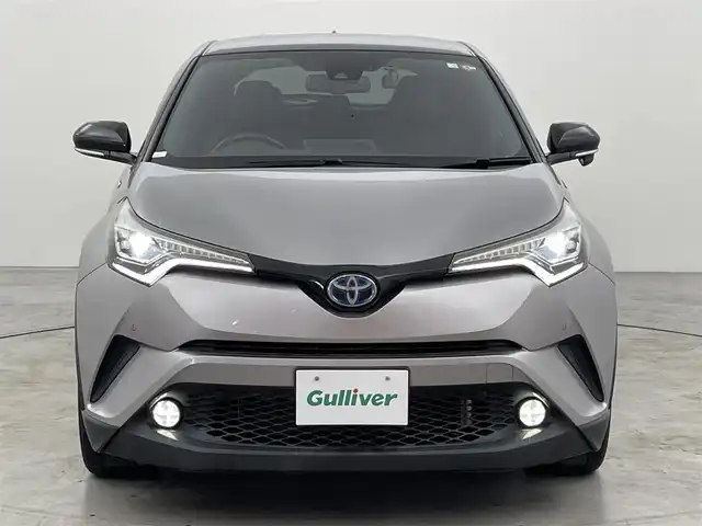 トヨタ Ｃ－ＨＲ G LEDエディション 福岡県 2018(平30)年 2.8万km ブラック/メタルストリームM 純正ナビ　/バックカメラ　/ビルトインＥＴＣ　/前方ドライブレコーダー　/レーダークルーズコントロール　/コーナーセンサー　/衝突被害軽減ブレーキ　/レーンキープ　/ＢＳＭ　/ＲＣＴＡ　/ハーフレザー　/シートヒーター
