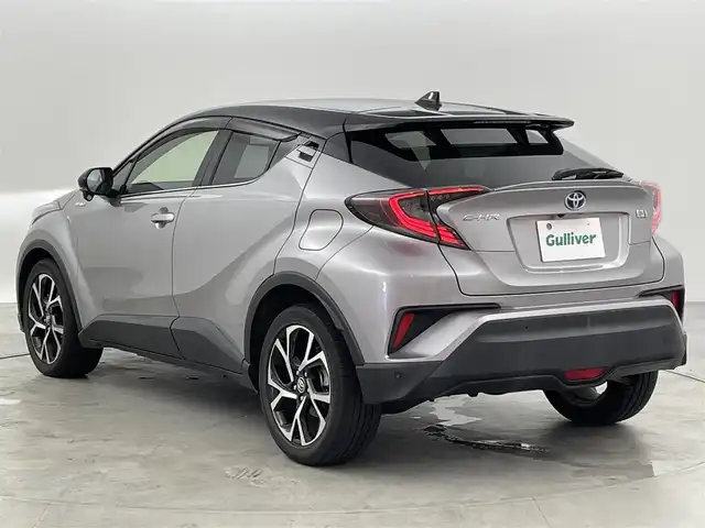トヨタ Ｃ－ＨＲ G LEDエディション 福岡県 2018(平30)年 2.8万km ブラック/メタルストリームM 純正ナビ　/バックカメラ　/ビルトインＥＴＣ　/前方ドライブレコーダー　/レーダークルーズコントロール　/コーナーセンサー　/衝突被害軽減ブレーキ　/レーンキープ　/ＢＳＭ　/ＲＣＴＡ　/ハーフレザー　/シートヒーター