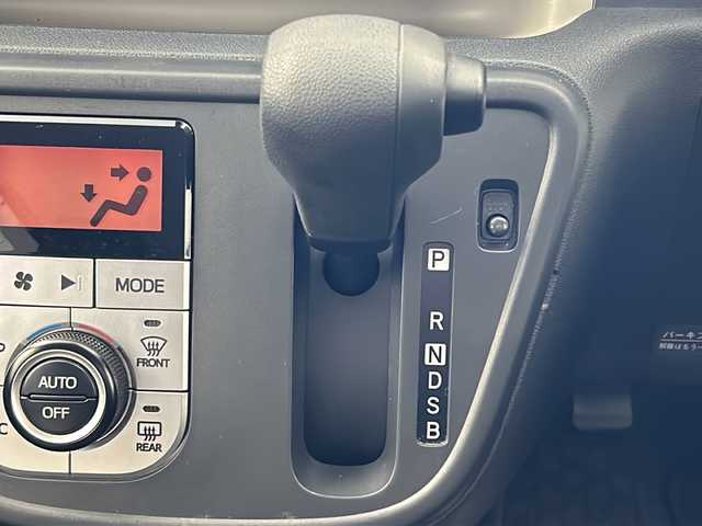 トヨタ パッソ モーダ　S 岐阜県 2016(平28)年 1.9万km ダークエメラルドマイカ 純正ナビ/（BT/フルセグTV/CD/SD/AUX）/スマアシII/・衝突回避支援ブレーキ/・衝突警報機能/・車線逸脱警報機能/・誤発進抑制制御機能/・先行車発信お知らせ機能/バックカメラ/フォグランプ/ETC/スマートキー/プッシュスタート/ステアリングスイッチ/純正ドアバイザー/純正フロアマット/アイドリングストップ