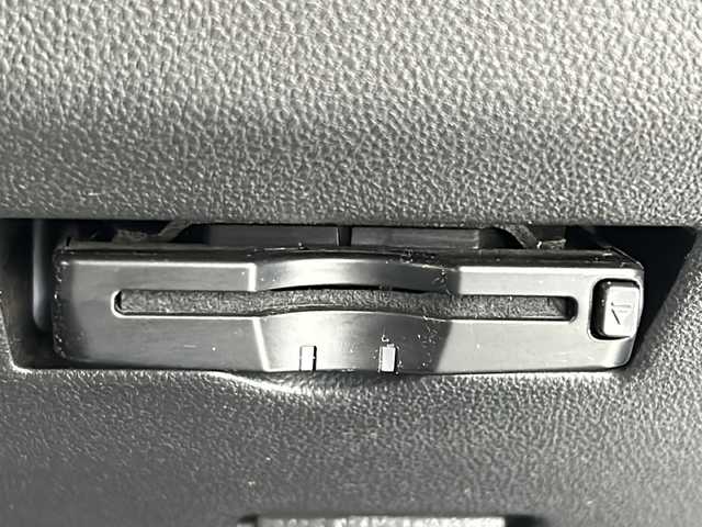 トヨタ パッソ モーダ　S 岐阜県 2016(平28)年 1.9万km ダークエメラルドマイカ 純正ナビ/（BT/フルセグTV/CD/SD/AUX）/スマアシII/・衝突回避支援ブレーキ/・衝突警報機能/・車線逸脱警報機能/・誤発進抑制制御機能/・先行車発信お知らせ機能/バックカメラ/フォグランプ/ETC/スマートキー/プッシュスタート/ステアリングスイッチ/純正ドアバイザー/純正フロアマット/アイドリングストップ