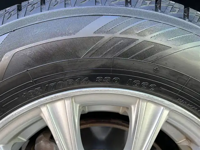 日産 ノート ライダー ブラックライン 青森県 2016(平28)年 6.4万km スーパーブラック 4WD/社外SDナビ・フルセグTV/CD・DVD・SD・Bluetooth/前方ドライブレコーダー/エマージェンシーブレーキ/レーンキープアシスト/横滑り防止装置/社外14インチアルミ/純正フロアマット/純正ドアバイザー/インテリキー/プッシュスタート