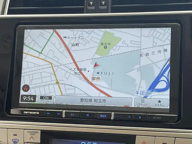 トヨタ ランドクルーザー プラド TX Lパッケージ 愛知県 2022(令4)年 1.7万km ホワイトパールクリスタルシャイン 社外９型ナビ　フルセグＴＶ　バックカメラ　ムーンルーフ　ベージュレザーシート　７人乗　純正エアロ　ブラックルーフレール　シートヒーター　エアシート　純正アルミ　サイドステップ　衝突軽減　ＬＥＤ　禁煙車