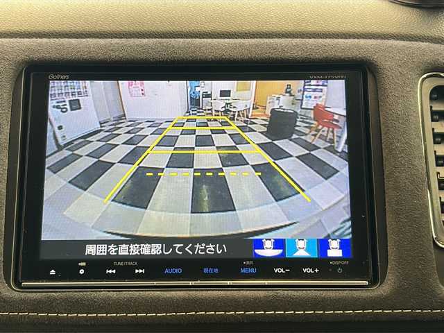 ホンダ ヴェゼル ハイブリッド 岐阜県 2017(平29)年 7.3万km ホワイトオーキッドパール ホンダセンシング/衝突軽減ブレーキ （CMBS）/歩行者事故低減ステアリング/ACC 〈アダプティブ・クルーズ・コントロール〉/LKAS 〈車線維持支援システム〉/路外逸脱抑制機能/誤発進抑制機能/先行車発進お知らせ機能/標識認識機能/ギャザズ８インチナビ/フルセグTV/バックカメラ/ビルトインETC/コンフォートビューパッケージ/前席シートヒーター/LEDヘッドライト/LEDフォグライト/パドルシフト/ドライブレコーダー