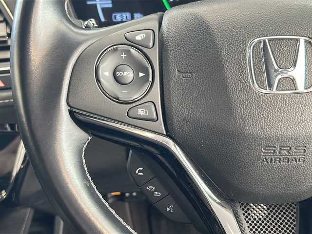 ホンダ ヴェゼル ハイブリッド 岐阜県 2017(平29)年 7.3万km ホワイトオーキッドパール ホンダセンシング/衝突軽減ブレーキ （CMBS）/歩行者事故低減ステアリング/ACC 〈アダプティブ・クルーズ・コントロール〉/LKAS 〈車線維持支援システム〉/路外逸脱抑制機能/誤発進抑制機能/先行車発進お知らせ機能/標識認識機能/ギャザズ８インチナビ/フルセグTV/バックカメラ/ビルトインETC/コンフォートビューパッケージ/前席シートヒーター/LEDヘッドライト/LEDフォグライト/パドルシフト/ドライブレコーダー