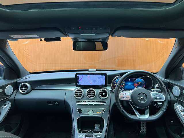 メルセデス・ベンツ Ｃ２２０ｄ アバンギャルド　AMGライン 千葉県 2018(平30)年 5.2万km カバンサイトブルー レザーエクスクルーシブＰＫＧ　/パノラマＳＲ　/純正ナビ　/バックカメラ　/ＡＣＣ　/ＨＵＤ　/シートヒーター　/パワーシート　/ＬＥＤヘッドライト　/ハイビームアシスト　/電動リアゲート　/Ｂｕｒｍｅｓｔｅｒ