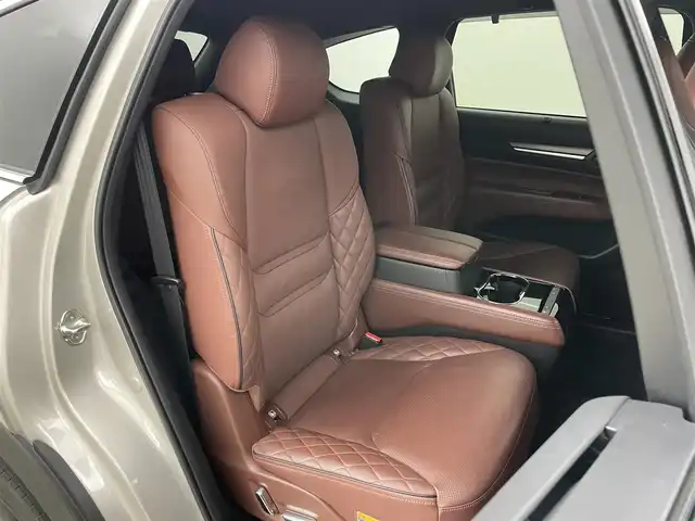 マツダ ＣＸ－８ XD エクスクルーシブモード 岡山県 2021(令3)年 6.9万km プラチナクォーツメタリック サンルーフ/BOSEサウンド/ブラウンレザーシート/純正１０．２５インチナビ/【Bluetooth/フルセグTV/Carplay/USB】/衝突軽減ブレーキ/追従型クルーズコントロール/360°ビューカメラ/オートハイビーム/ＬＥＤヘッドライト＆LEDフォグランプ/ＥＴＣ/前席シートヒーター/前席エアシート/ステアリングヒーター/前席パワーシート/純正フロアマット/オートブレーキホールド/ブラインドスポットモニター/ISOFIX/後席サンシェイド/ステアリングスイッチ/ヘッドアップディスプレイ/チルトステアリング/シートリフター/ウインカーミラー/ドアバイザー