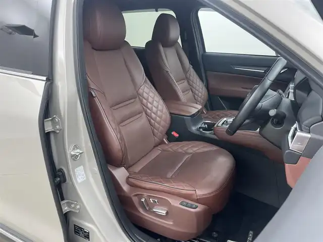 マツダ ＣＸ－８ XD エクスクルーシブモード 岡山県 2021(令3)年 6.9万km プラチナクォーツメタリック サンルーフ/BOSEサウンド/ブラウンレザーシート/純正１０．２５インチナビ/【Bluetooth/フルセグTV/Carplay/USB】/衝突軽減ブレーキ/追従型クルーズコントロール/360°ビューカメラ/オートハイビーム/ＬＥＤヘッドライト＆LEDフォグランプ/ＥＴＣ/前席シートヒーター/前席エアシート/ステアリングヒーター/前席パワーシート/純正フロアマット/オートブレーキホールド/ブラインドスポットモニター/ISOFIX/後席サンシェイド/ステアリングスイッチ/ヘッドアップディスプレイ/チルトステアリング/シートリフター/ウインカーミラー/ドアバイザー