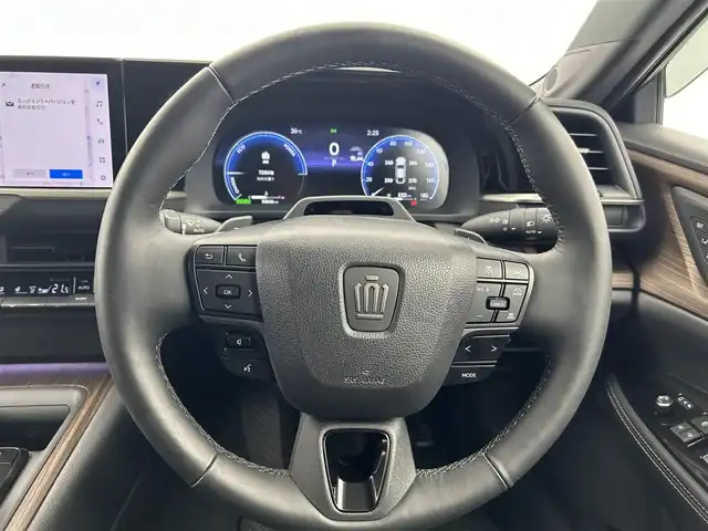 トヨタ クラウン Z 愛知県 2024(令6)年 3.4万km プレシャスホワイトパール モデリスタフルエアロ/（フロント、サイド、リアアンダー）/メーカー12.3型メモリナビ/（FM/AM/フルセグTV/BT）/バックカメラ/（バック、サイド）/レザーシート/全席シートベンチレーション/全席シートヒーター/前席パワーシート/デジタルインナーミラー/純正前後ドラレコ/ETC2.0/電動リアウィンドウサンシェード/電動トランク/トヨタセーフティセンス/・プリクラッシュセーフティ/・レーントレーシングアシスト/・レーンディパーチャーアラート/・レーダークルーズコントロール（全車速追従機能付）/・アダプティブハイビームシステム/・ロードサインアシスト/・ドライバー異常時対応システム/・プロアクティブドライビングアシスト/・発進遅れ告知機能/・緊急時操舵支援/・フロントクロストラフィックアラート/・レーンチェンジアシスト/・ヘッドアップディスプレイ/・クリアランスソナー/・ブラインドスポッとモニター/純正19インチAW/純正フロアマット/ドアバイザー