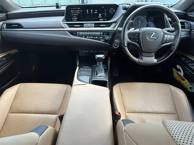 レクサス ＥＳ 300h 福島県 2019(平31)年 2.5万km マーキュリーグレーマイカ サンルーフ/メーカーナビ/(BT/USB/SD/AM/FM/Miracast)/ヘッドアップディスプレイ/LEDオートライト/オートハイビーム/レーダークルーズコントロール/レザーシート/運転席メモリシート/前席パワーシート/前席シートヒーター/前席ベンチレーター/ハンドルヒーター/プリクラッシュセーフティ/車線逸脱防止支援/ドライブレコーダー/パドルシフト/ステアリングスイッチ