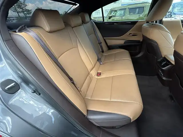 レクサス ＥＳ 300h 福島県 2019(平31)年 2.5万km マーキュリーグレーマイカ サンルーフ/メーカーナビ/(BT/USB/SD/AM/FM/Miracast)/ヘッドアップディスプレイ/LEDオートライト/オートハイビーム/レーダークルーズコントロール/レザーシート/運転席メモリシート/前席パワーシート/前席シートヒーター/前席ベンチレーター/ハンドルヒーター/プリクラッシュセーフティ/車線逸脱防止支援/ドライブレコーダー/パドルシフト/ステアリングスイッチ
