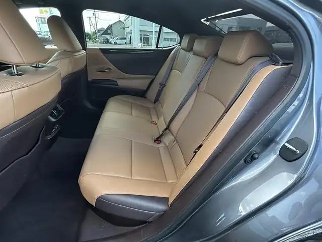 レクサス ＥＳ 300h 福島県 2019(平31)年 2.5万km マーキュリーグレーマイカ サンルーフ/メーカーナビ/(BT/USB/SD/AM/FM/Miracast)/ヘッドアップディスプレイ/LEDオートライト/オートハイビーム/レーダークルーズコントロール/レザーシート/運転席メモリシート/前席パワーシート/前席シートヒーター/前席ベンチレーター/ハンドルヒーター/プリクラッシュセーフティ/車線逸脱防止支援/ドライブレコーダー/パドルシフト/ステアリングスイッチ