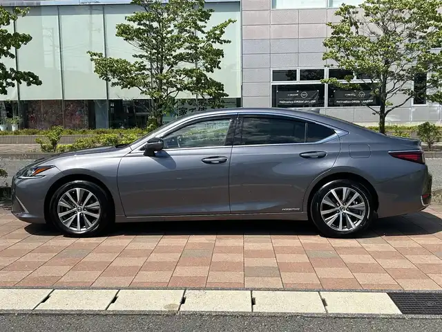 レクサス ＥＳ 300h 福島県 2019(平31)年 2.5万km マーキュリーグレーマイカ サンルーフ/メーカーナビ/(BT/USB/SD/AM/FM/Miracast)/ヘッドアップディスプレイ/LEDオートライト/オートハイビーム/レーダークルーズコントロール/レザーシート/運転席メモリシート/前席パワーシート/前席シートヒーター/前席ベンチレーター/ハンドルヒーター/プリクラッシュセーフティ/車線逸脱防止支援/ドライブレコーダー/パドルシフト/ステアリングスイッチ