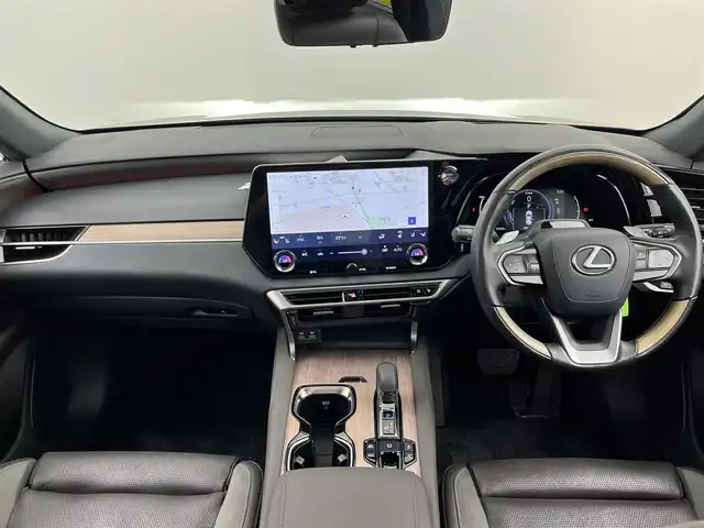 レクサス ＲＸ 450h+ バージョンL 愛知県 2023(令5)年 3.5万km グラファイトブラックガラスフレーク ワンオーナー/サンルーフ/レクサスセーフティー/　・プリクラッシュセーフティ/　・レーンディパーチャーアラート/　・レーントレーシングアシスト/　・レーンチェンジアシスト/　・レーダークルーズコントロール/　・ブレードスキャンアダプティブハイビームシステム/　・ロードサインアシスト/　・発進遅れ告知機能/　・ドライバー異常時対応システム /　・ドライバーモニター連携 /　・フロントクロストラフィッ・アラー/　・プロアクティブドライビングアシスト/レクサスチームメイト/　・Advanced Drive/　・Advanced Park/純正14インチディスプレイオーディオ/（Bluetooth/フルセグTV/USB）/全方位カメラ/ヘッドアップディスプレイ/ブラインドスポットモニター/ハーフレザー/パワーシート/シートヒーター全席/シートクーラー全席/ステアリングヒーター/パドルシフト/電動リアゲード/ドライブレコーダー/純正フロアマット/デジタルインナーミラー/ETC2.0/AC100V/オートライト/純正LEDライト/ロールサンシェード/ルーフレール