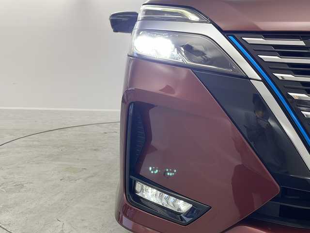 日産 セレナ e－パワー ハイウェイスター V 茨城県 2020(令2)年 5.5万km マルーンレッド 2トーン エマージェンシーブレーキ/プロパイロット/フリップダウンモニター/純正10インチSDナビ/　　CD/DVD/BT/フルセグ/アラウンドビューモニター/レーダークルーズコントロール/LEDオートライト/純正15インチアルミホイール/ステアリングスイッチ/アイドリングストップ/USBポート/ビルトインETC/禁煙車