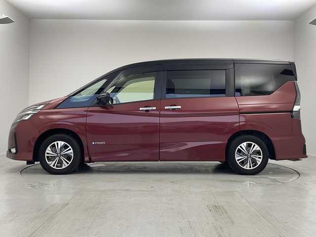 日産 セレナ e－パワー ハイウェイスター V 茨城県 2020(令2)年 5.5万km マルーンレッド 2トーン エマージェンシーブレーキ/プロパイロット/フリップダウンモニター/純正10インチSDナビ/　　CD/DVD/BT/フルセグ/アラウンドビューモニター/レーダークルーズコントロール/LEDオートライト/純正15インチアルミホイール/ステアリングスイッチ/アイドリングストップ/USBポート/ビルトインETC/禁煙車
