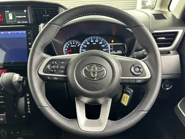 トヨタ ルーミー カスタムG 三重県 2023(令5)年 2.4万km ブラックマイカメタリック 禁煙車/純正ナビ/・AM/FM/Bluetooth/HDMI/iPod/USB/シートヒーター/フルセグ/両側パワースライドドア/クルーズコントロール/TVキャンセラー/バックカメラ/ビルトインETC/LEDヘッドライト/電動パーキング/純正14インチAW