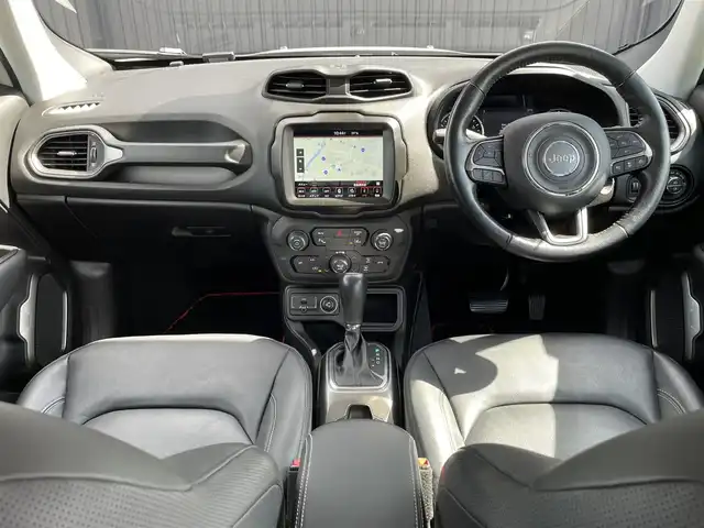 クライスラー・ジープ ジープ レネゲード リミテッド 福島県 2018(平30)年 4.1万km 白 アダプティブクルーズコントロール/ブラインドスポットモニター/レーンキープアシスト/アダプティブヘッドライト/黒革シート/パワーシート(前席)/シートヒーター(前席)/ステアリングヒーター/純正ナビ(BT/USB/AUX)/フルセグTV/バックカメラ/純正ドライブレコーダー(前後)/純正17AW/ETC/取扱説明書/保証書/スペアキー