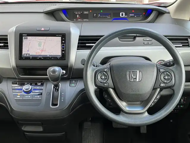 ホンダ フリード＋ G ホンダセンシング 山口県 2018(平30)年 3.5万km プレミアムクリスタルレッドM 純正ギャザーズナビ＆/フルセグTV＆バックカメラ/純正フロアマット/ドアバイザー/両側パワースライド/ビルトインETC