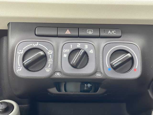 トヨタ パッソ X ユルリ 富山県 2011(平23)年 3.1万km ブライトシルバーM 禁煙車/電動格納ミラー/ＡＢＳ/スマートキー/エアコン/純正フロアマット/ハロゲンヘッドライト/ダブルエアバッグ/メンテナンスノート/パワーウィンドウ/パワーステアリング