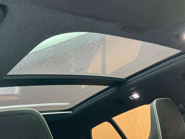 ボルボ ＸＣ４０ T4 AWD Rデザイン 千葉県 2020(令2)年 4.6万km 青Ｍ パノラマＳＲ　/コンビニエンスＰ　/ｈａｒｍａｎｋａｒｄｏｎサウンド　/ＡＣＣ　/半革　/ナビ　/ＴＶ　/３６０°Ｂｌｕｅｔｏｏｔｈ接続　/電動シート　/シートＨ　/電動リアゲート　/衝突軽減Ｂ　/ＢＳＭ　/ＬＫＡ　/１オーナー