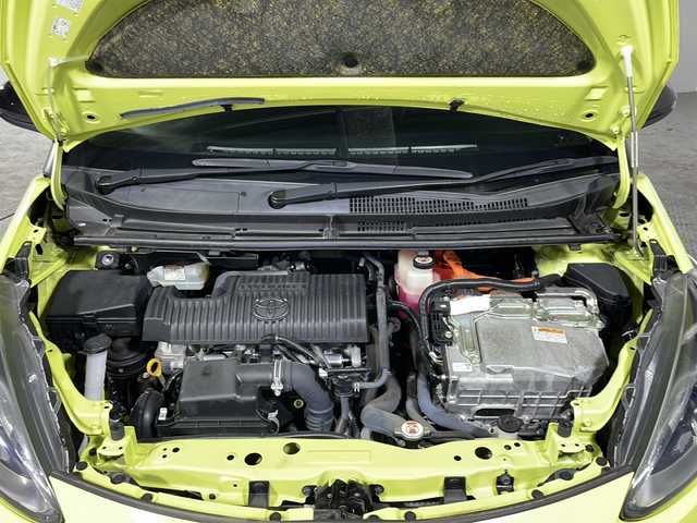 トヨタ シエンタ ハイブリッド G クエロ 沖縄県 2018(平30)年 3.5万km ブラックマイカ/エアーイエロー 2トーン 県外仕入れ/禁煙車/両側パワースライドドア/Toyota Safety Sense/・プリクラッシュセーフティ/・レーンディパーチャーアラート/・オートマッチックハイビーム/社外７インチナビ[AVIC-RW801]/（AM/FM/CD/DVD/フルセグTV/Bluetooth/USB）/バックカメラ/クルーズコントロール/コーナーセンサー前後/ドライブレコーダー前後/ETC/モデリスタエアロ/ハーフレザーシート/LEDヘッドライト/オートライト/オートマッチックハイビーム/スマートキー