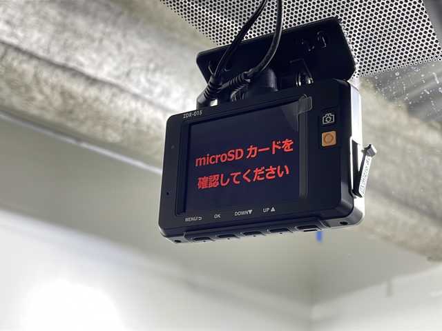 トヨタ シエンタ ハイブリッド G クエロ 沖縄県 2018(平30)年 3.5万km ブラックマイカ/エアーイエロー 2トーン 県外仕入れ/禁煙車/両側パワースライドドア/Toyota Safety Sense/・プリクラッシュセーフティ/・レーンディパーチャーアラート/・オートマッチックハイビーム/社外７インチナビ[AVIC-RW801]/（AM/FM/CD/DVD/フルセグTV/Bluetooth/USB）/バックカメラ/クルーズコントロール/コーナーセンサー前後/ドライブレコーダー前後/ETC/モデリスタエアロ/ハーフレザーシート/LEDヘッドライト/オートライト/オートマッチックハイビーム/スマートキー