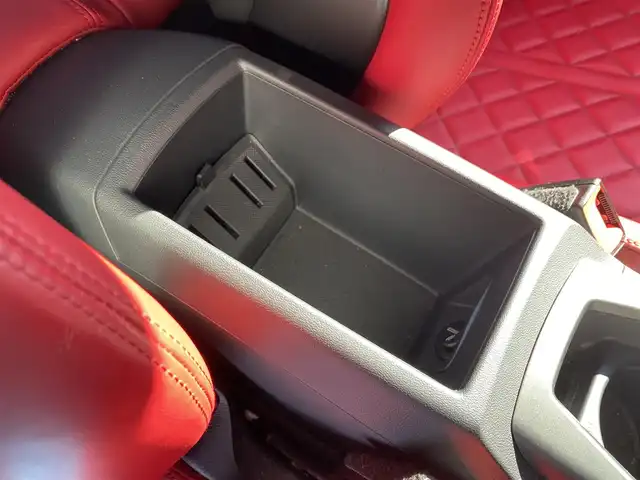 アウディ ＴＴＳクーペ 2.0 TFSI クワトロ 福岡県 2015(平27)年 8.6万km デイトナグレーパールエフェクト RSスタイルquattroグリル/可変リアウイング/バーチャルコックピット/・純正ナビ/・CD/DVD/Bluetooth/・フルセグTV/BANG&OLUFSENサウンド/バックカメラ/ETC2.0/純正ドライブレコーダー/4本出しマフラー/バケットシート/・赤革シート/・パワーシート/・シートヒーター/クルーズコントロール/コーナーセンサー/LEDヘッドライト