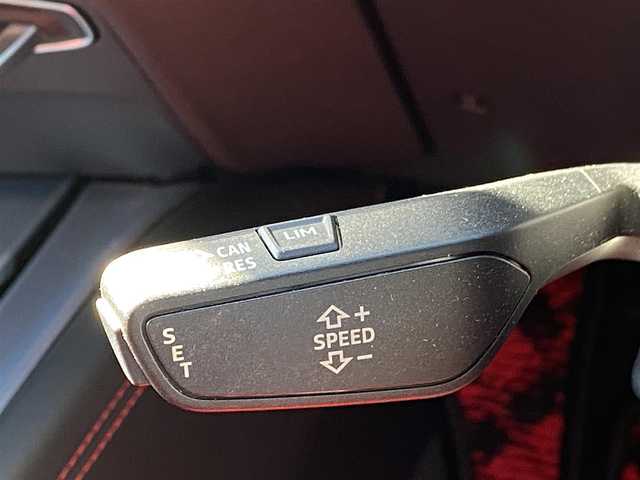 アウディ ＴＴＳクーペ 2.0 TFSI クワトロ 福岡県 2015(平27)年 8.6万km デイトナグレーパールエフェクト RSスタイルquattroグリル/可変リアウイング/バーチャルコックピット/・純正ナビ/・CD/DVD/Bluetooth/・フルセグTV/BANG&OLUFSENサウンド/バックカメラ/ETC2.0/純正ドライブレコーダー/4本出しマフラー/バケットシート/・赤革シート/・パワーシート/・シートヒーター/クルーズコントロール/コーナーセンサー/LEDヘッドライト