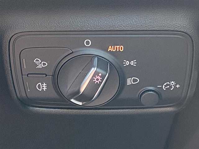 アウディ ＴＴＳクーペ 2.0 TFSI クワトロ 福岡県 2015(平27)年 8.6万km デイトナグレーパールエフェクト RSスタイルquattroグリル/可変リアウイング/バーチャルコックピット/・純正ナビ/・CD/DVD/Bluetooth/・フルセグTV/BANG&OLUFSENサウンド/バックカメラ/ETC2.0/純正ドライブレコーダー/4本出しマフラー/バケットシート/・赤革シート/・パワーシート/・シートヒーター/クルーズコントロール/コーナーセンサー/LEDヘッドライト