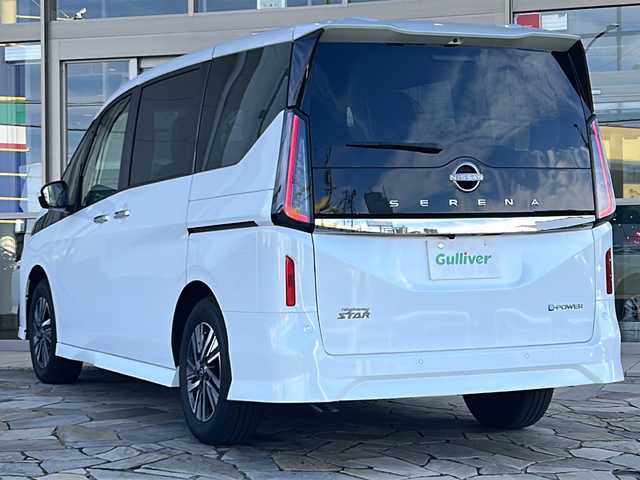 日産 セレナ e－パワー ハイウェイスター V 静岡県 2025(令7)年 0.1千km プリズムホワイト 純正メモリナビ/・フルセグＴＶ/・Bluetooth/・USB/・AM/・FM/安全装備/・衝突軽減/・レーンキープ/・追従クルコン/・コーナーセンサー前後/・全方位カメラ/・BSM/主要装備/・後席モニター/・両側パワスラ/・置くだけ充電/・デジタルインナーミラー/・ETC/・ドラレコ/・LEDヘッドライト/・オートライト/・オートハイビーム/・フォグランプ/・電動パーキングブレーキ/・オートホールド/・純正アルミホイール