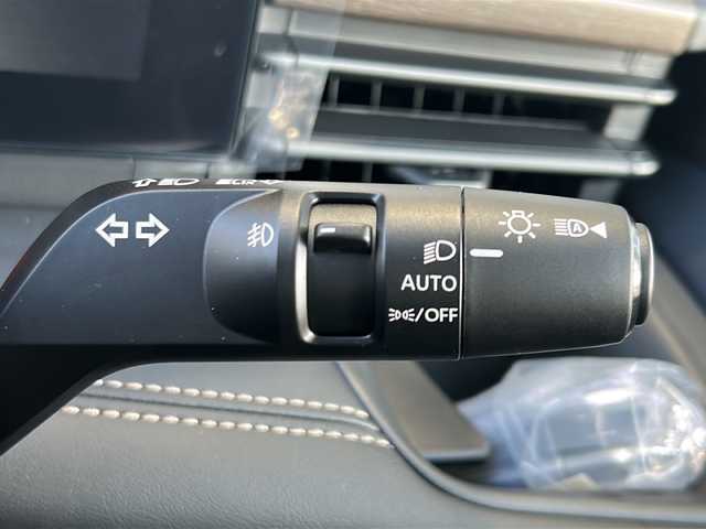 日産 セレナ e－パワー ハイウェイスター V 静岡県 2025(令7)年 0.1千km プリズムホワイト 純正メモリナビ/・フルセグＴＶ/・Bluetooth/・USB/・AM/・FM/安全装備/・衝突軽減/・レーンキープ/・追従クルコン/・コーナーセンサー前後/・全方位カメラ/・BSM/主要装備/・後席モニター/・両側パワスラ/・置くだけ充電/・デジタルインナーミラー/・ETC/・ドラレコ/・LEDヘッドライト/・オートライト/・オートハイビーム/・フォグランプ/・電動パーキングブレーキ/・オートホールド/・純正アルミホイール