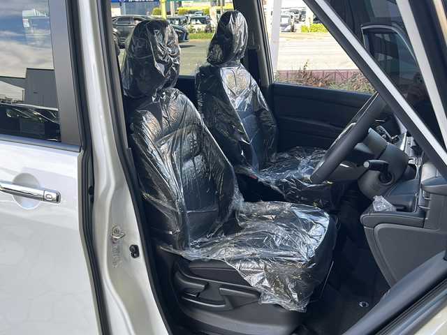 日産 セレナ e－パワー ハイウェイスター V 静岡県 2025(令7)年 0.1千km プリズムホワイト 純正メモリナビ/・フルセグＴＶ/・Bluetooth/・USB/・AM/・FM/安全装備/・衝突軽減/・レーンキープ/・追従クルコン/・コーナーセンサー前後/・全方位カメラ/・BSM/主要装備/・後席モニター/・両側パワスラ/・置くだけ充電/・デジタルインナーミラー/・ETC/・ドラレコ/・LEDヘッドライト/・オートライト/・オートハイビーム/・フォグランプ/・電動パーキングブレーキ/・オートホールド/・純正アルミホイール