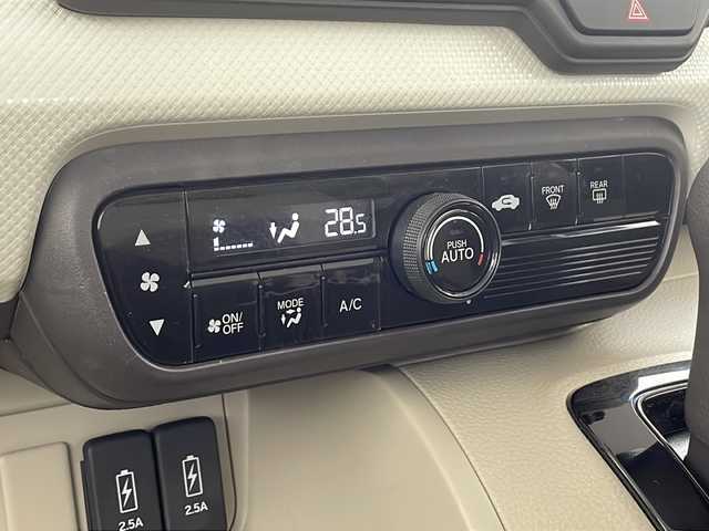 ホンダ Ｎ ＢＯＸ G EX ホンダセンシング 千葉県 2017(平29)年 4万km ルナシルバーM 純正ナビ/バックカメラ/片側パワスラ/ＥＴＣ/純正フロアマット/社外アルミホイール/ドアバイザー/チップアップシート/ホンダセンシング/衝突軽減ブレーキ/レーンキープアシスト/LEDヘッドライト/ウィンカーミラー/ステアリングスイッチ/レーダークルーズコントロール