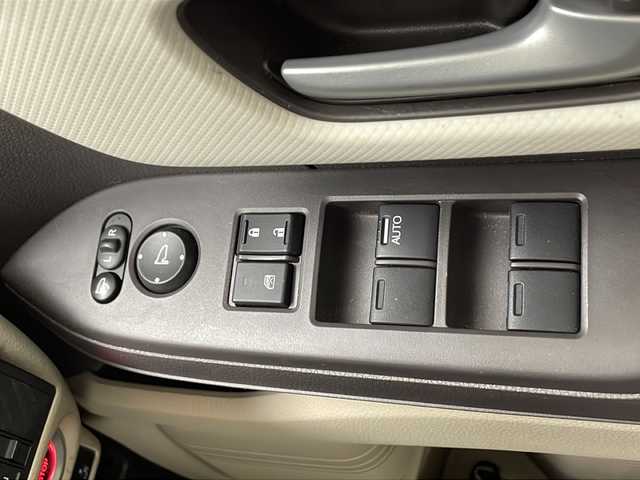 ホンダ Ｎ ＢＯＸ G EX ホンダセンシング 千葉県 2017(平29)年 4万km ルナシルバーM 純正ナビ/バックカメラ/片側パワスラ/ＥＴＣ/純正フロアマット/社外アルミホイール/ドアバイザー/チップアップシート/ホンダセンシング/衝突軽減ブレーキ/レーンキープアシスト/LEDヘッドライト/ウィンカーミラー/ステアリングスイッチ/レーダークルーズコントロール