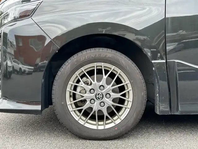 トヨタ ヴォクシー ハイブリッド ZS 煌Ⅲ 福岡県 2021(令3)年 8.5万km 黒 純正ナビ／ＴＶ　/Ｂｌｕｅｔｏｏｔｈ　/Ｂカメラ　/クルーズコントロール　/ドアイージークローザー　/レーンキープアシスト　/前席シートヒーター　/スマートキー　/純正１６インチＡＷ