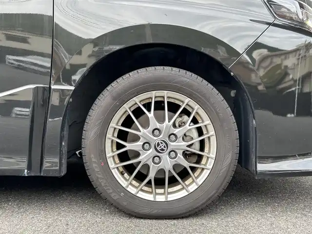 トヨタ ヴォクシー ハイブリッド ZS 煌Ⅲ 福岡県 2021(令3)年 8.5万km 黒 純正ナビ／ＴＶ　/Ｂｌｕｅｔｏｏｔｈ　/Ｂカメラ　/クルーズコントロール　/ドアイージークローザー　/レーンキープアシスト　/前席シートヒーター　/スマートキー　/純正１６インチＡＷ