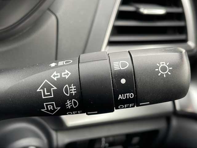 スバル インプレッサ スポーツ 2．0i－S アイサイト 岩手県 2017(平29)年 7万km クリスタルホワイトP STIエアロ 8型ナビ バックC フルセグTV BSM Bluetooth再生 DVD再生 パドルシフト 追従クルーズコントロール 電動シート オートLEDライト FRフォグランプ 電動パーキングブレーキ 純正18インチAW スマートキー