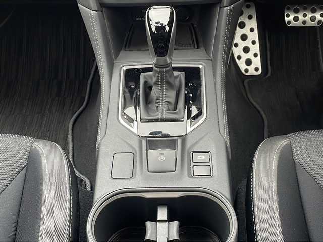 スバル インプレッサ スポーツ 2．0i－S アイサイト 岩手県 2017(平29)年 7万km クリスタルホワイトP STIエアロ 8型ナビ バックC フルセグTV BSM Bluetooth再生 DVD再生 パドルシフト 追従クルーズコントロール 電動シート オートLEDライト FRフォグランプ 電動パーキングブレーキ 純正18インチAW スマートキー