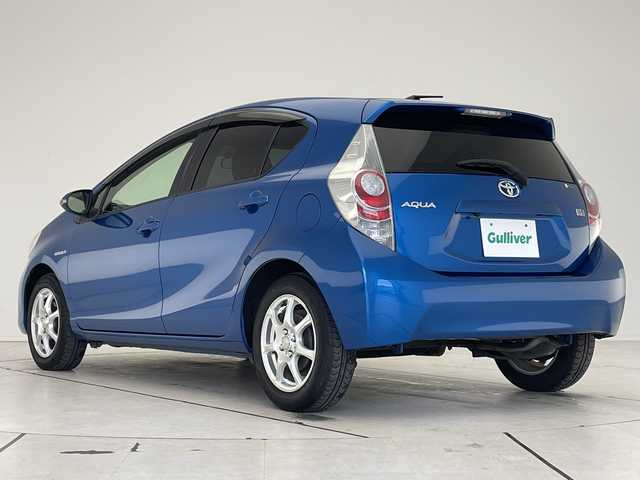 トヨタ アクア G 愛知県 2012(平24)年 6万km コバルトブルーメタリック 純正ナビ/フルセグ/CD DVD/Bluetooth/バックカメラ/アルミホイール/ETC/スマートキー/プッシュスタート