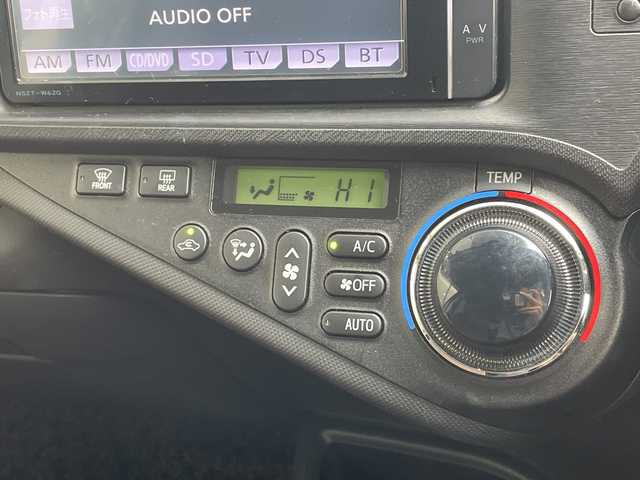 トヨタ アクア G 愛知県 2012(平24)年 6万km コバルトブルーメタリック 純正ナビ/フルセグ/CD DVD/Bluetooth/バックカメラ/アルミホイール/ETC/スマートキー/プッシュスタート