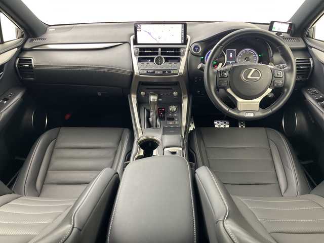 レクサス ＮＸ 300h Fスポーツ 道央・札幌 2019(平31)年 3.5万km ホワイトノーヴァガラスフレーク ・4WD/・サンルーフ/・マークレビンソンサウンド/・純正ナビ/・BT&CD&DVD&SD&フルセグTV/・全方位カメラ/・レクサスセーフティーシステム/・レーダークルーズコントロール/・ブラインドスポットモニター/・パドルシフト/・ステアリングスイッチ/・ステアリングヒーター/・レザーシート/・メモリ付きシート/・前席シートヒーター&ベンチレーション/・ヘッドアップディスプレイ/・ビルトインETC2.0/・オートライト/・LEDヘッドライト/・スマートキー/・プッシュスタート