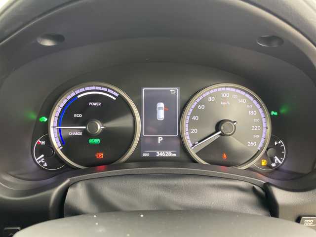 レクサス ＮＸ 300h Fスポーツ 道央・札幌 2019(平31)年 3.5万km ホワイトノーヴァガラスフレーク ・4WD/・サンルーフ/・マークレビンソンサウンド/・純正ナビ/・BT&CD&DVD&SD&フルセグTV/・全方位カメラ/・レクサスセーフティーシステム/・レーダークルーズコントロール/・ブラインドスポットモニター/・パドルシフト/・ステアリングスイッチ/・ステアリングヒーター/・レザーシート/・メモリ付きシート/・前席シートヒーター&ベンチレーション/・ヘッドアップディスプレイ/・ビルトインETC2.0/・オートライト/・LEDヘッドライト/・スマートキー/・プッシュスタート